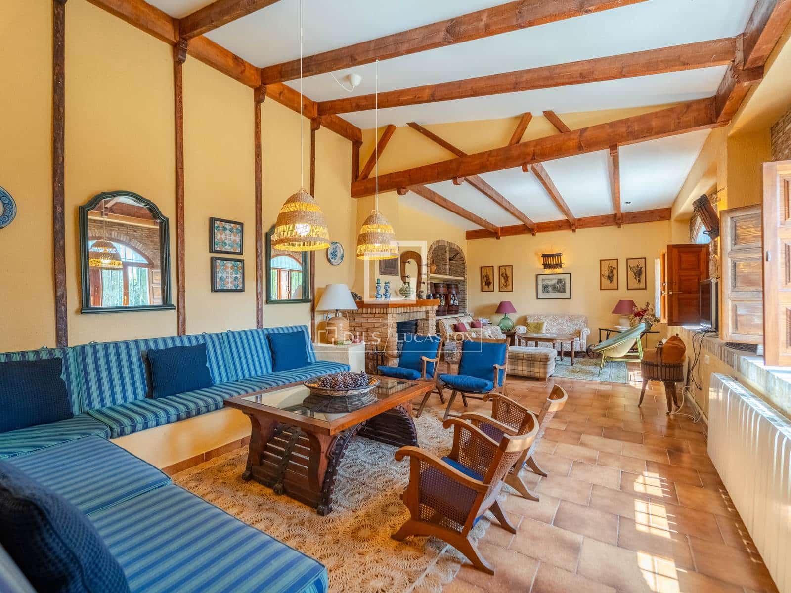 10 bedroom Finca/Country House for sale in Requena with pool garage - € 1,700,000 (Ref: 9928470)