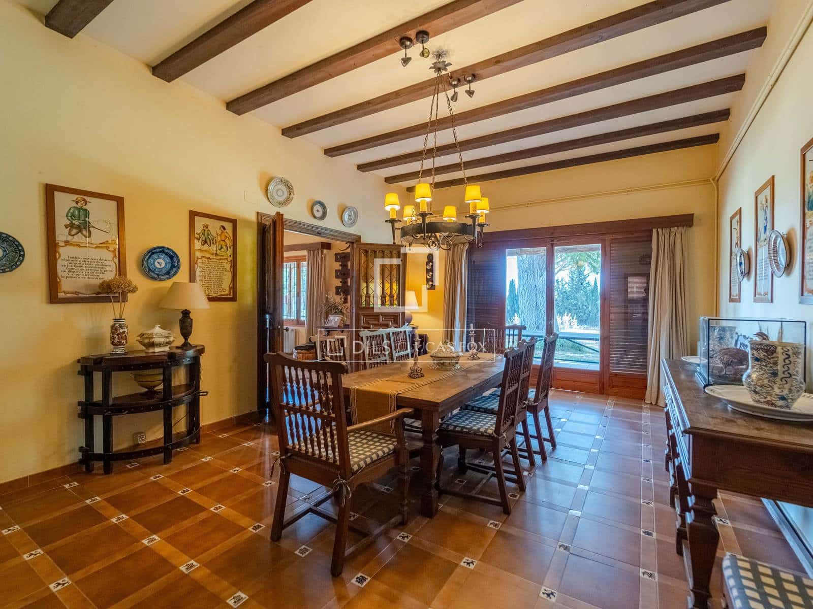 10 bedroom Finca/Country House for sale in Requena with pool garage - € 1,700,000 (Ref: 9928470)