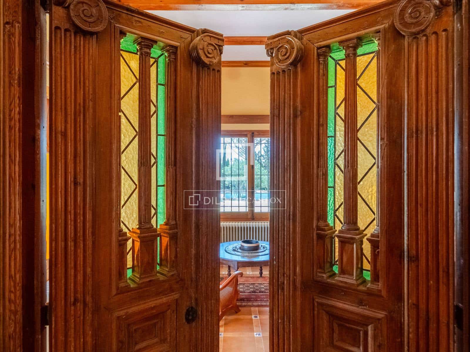 10 bedroom Finca/Country House for sale in Requena with pool garage - € 1,700,000 (Ref: 9928470)