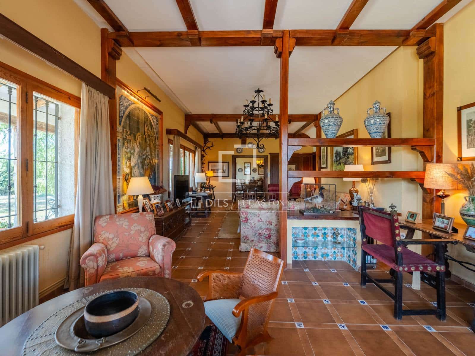10 bedroom Finca/Country House for sale in Requena with pool garage - € 1,700,000 (Ref: 9928470)