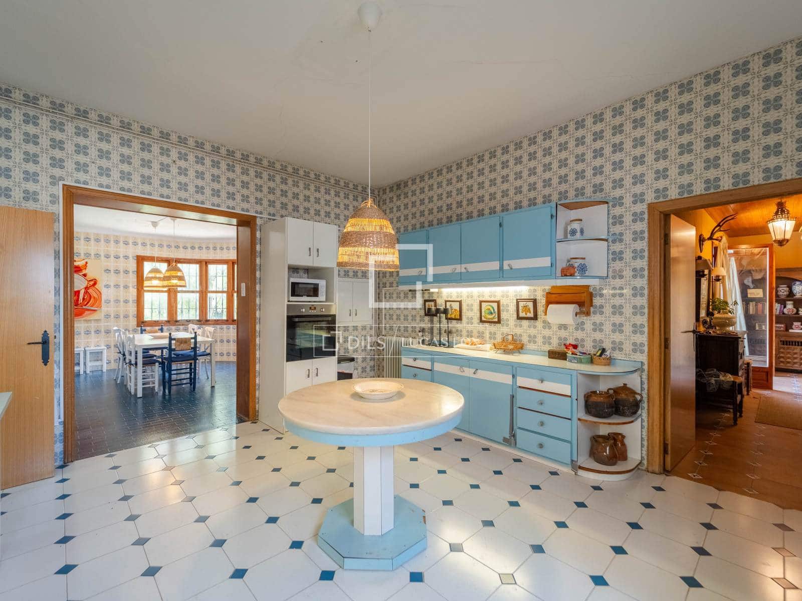 10 bedroom Finca/Country House for sale in Requena with pool garage - € 1,700,000 (Ref: 9928470)