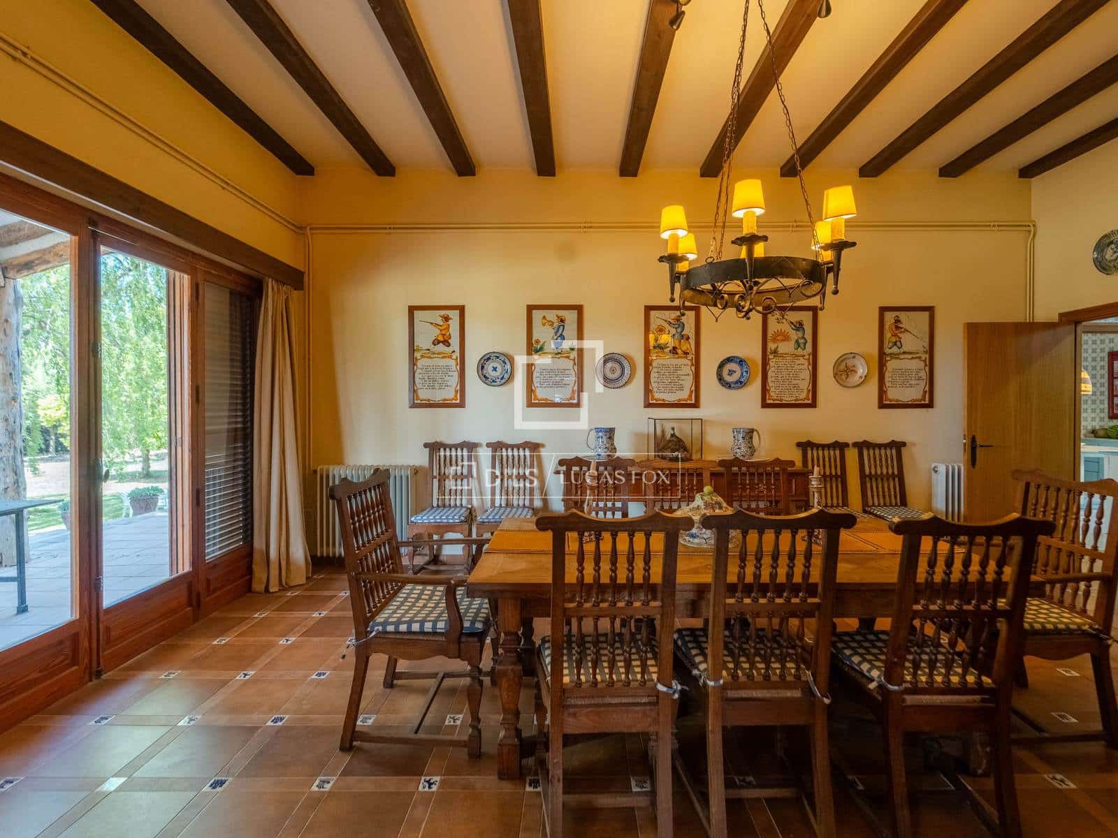 10 bedroom Finca/Country House for sale in Requena with pool garage - € 1,700,000 (Ref: 9928470)