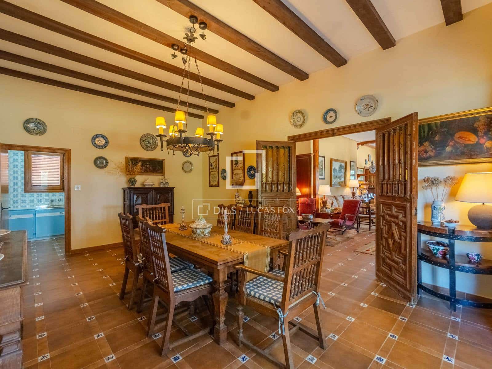 10 bedroom Finca/Country House for sale in Requena with pool garage - € 1,700,000 (Ref: 9928470)