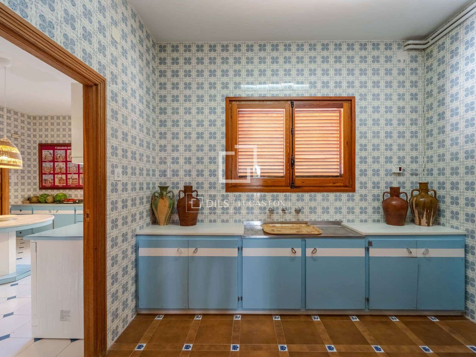 10 bedroom Finca/Country House for sale in Requena with pool garage - € 1,700,000 (Ref: 9928470)