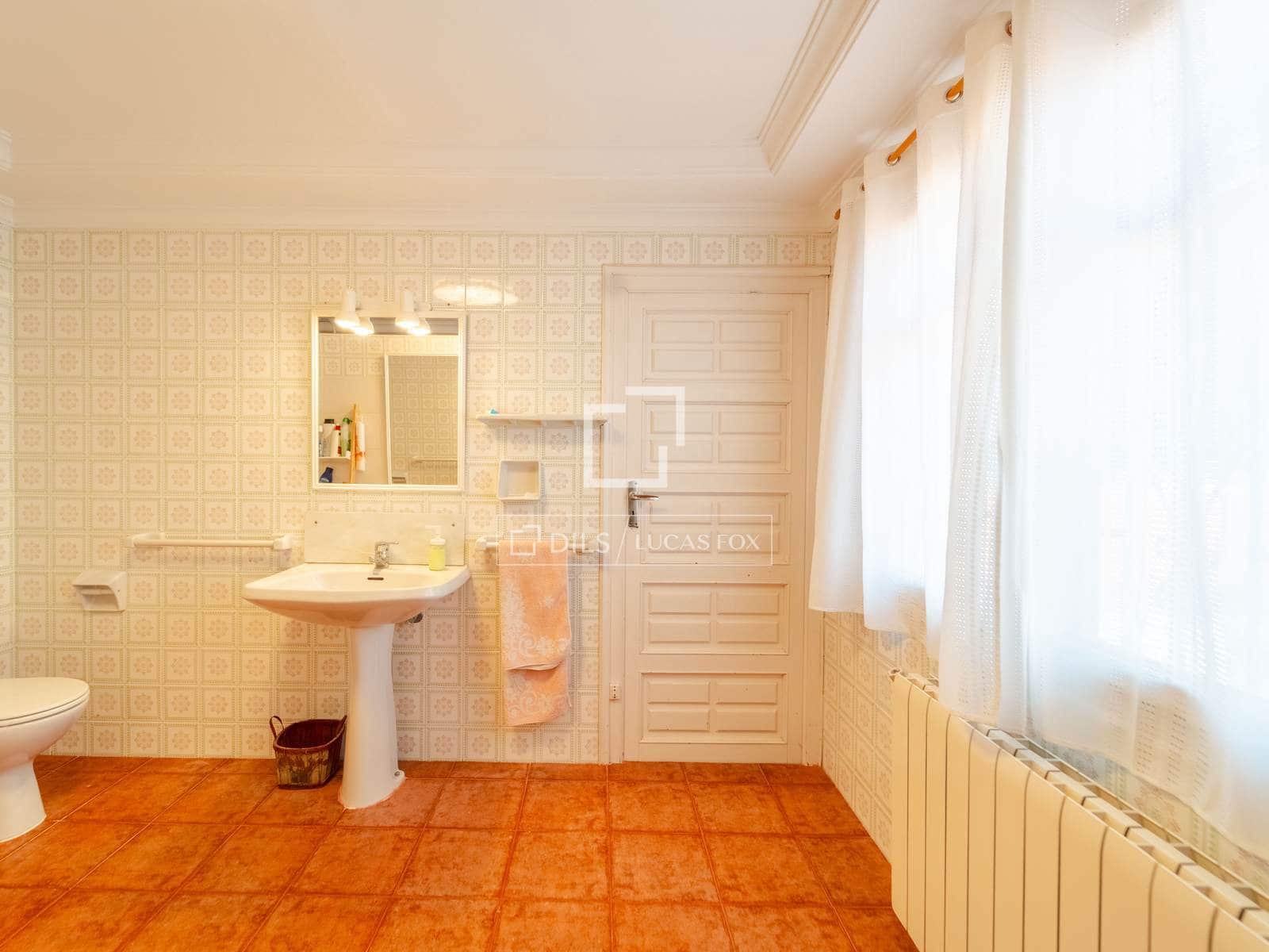 10 bedroom Finca/Country House for sale in Requena with pool garage - € 1,700,000 (Ref: 9928470)