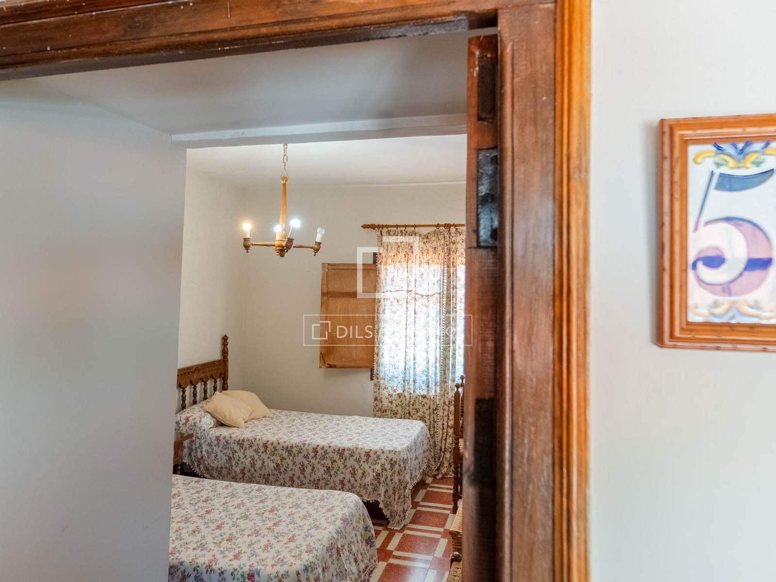 10 bedroom Finca/Country House for sale in Requena with pool garage - € 1,700,000 (Ref: 9928470)