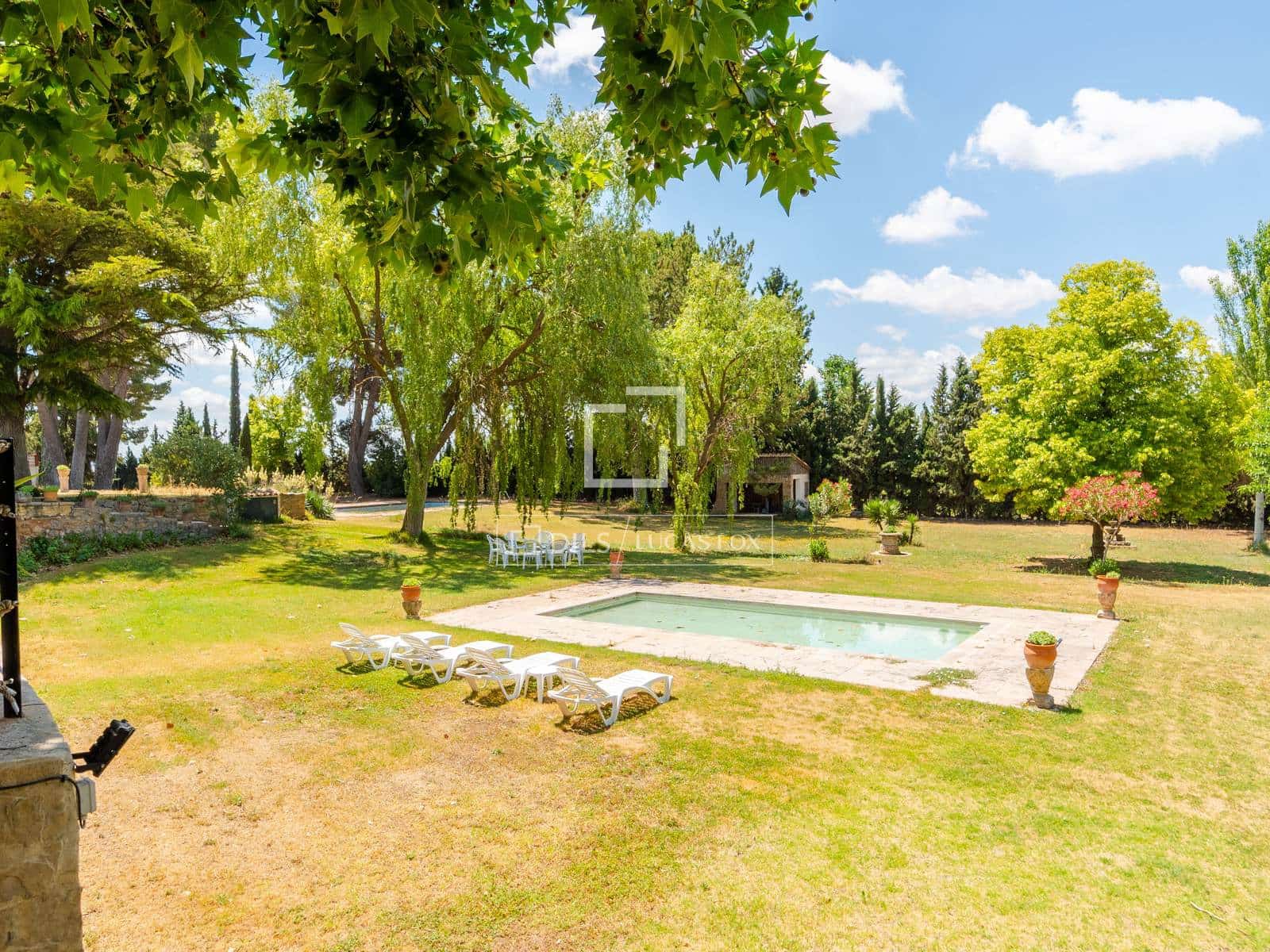 10 bedroom Finca/Country House for sale in Requena with pool garage - € 1,700,000 (Ref: 9928470)
