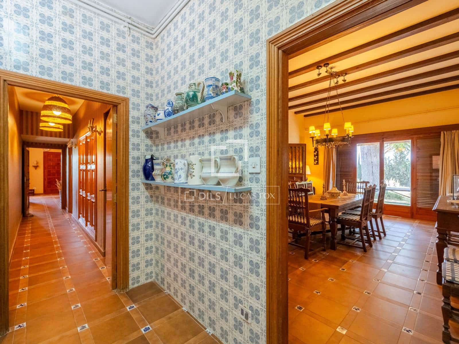 10 bedroom Finca/Country House for sale in Requena with pool garage - € 1,700,000 (Ref: 9928470)