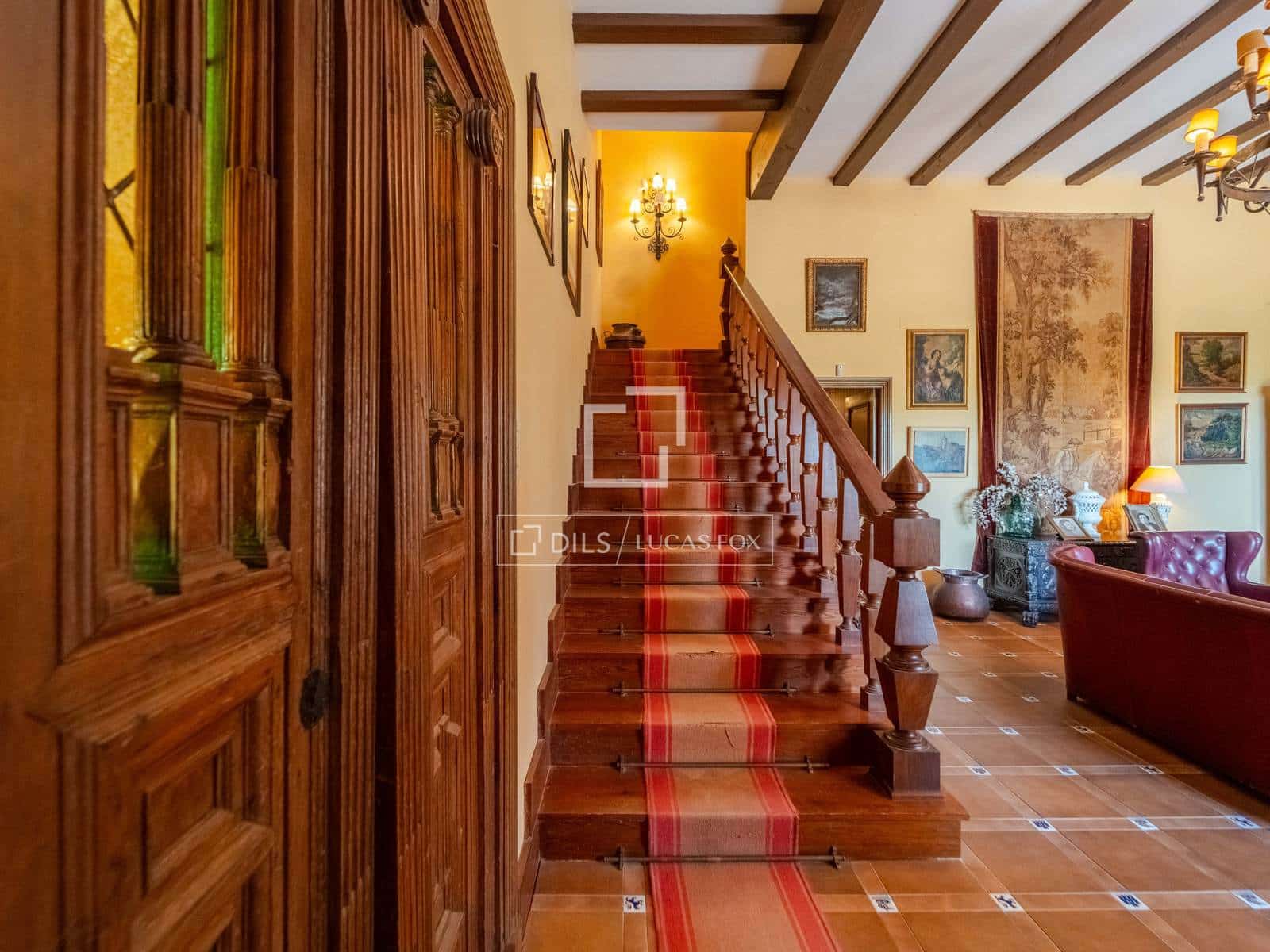 10 bedroom Finca/Country House for sale in Requena with pool garage - € 1,700,000 (Ref: 9928470)