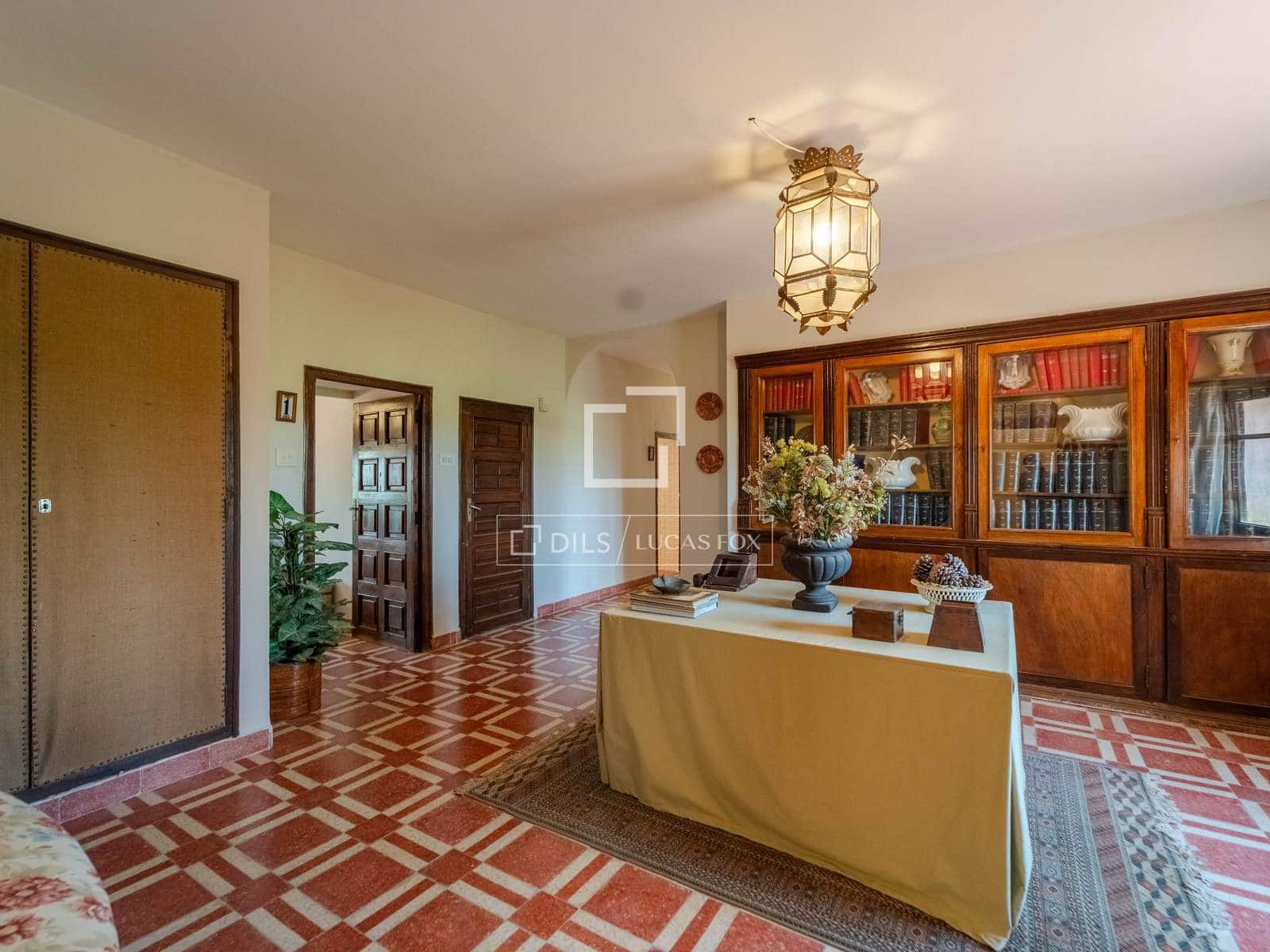 10 bedroom Finca/Country House for sale in Requena with pool garage - € 1,700,000 (Ref: 9928470)