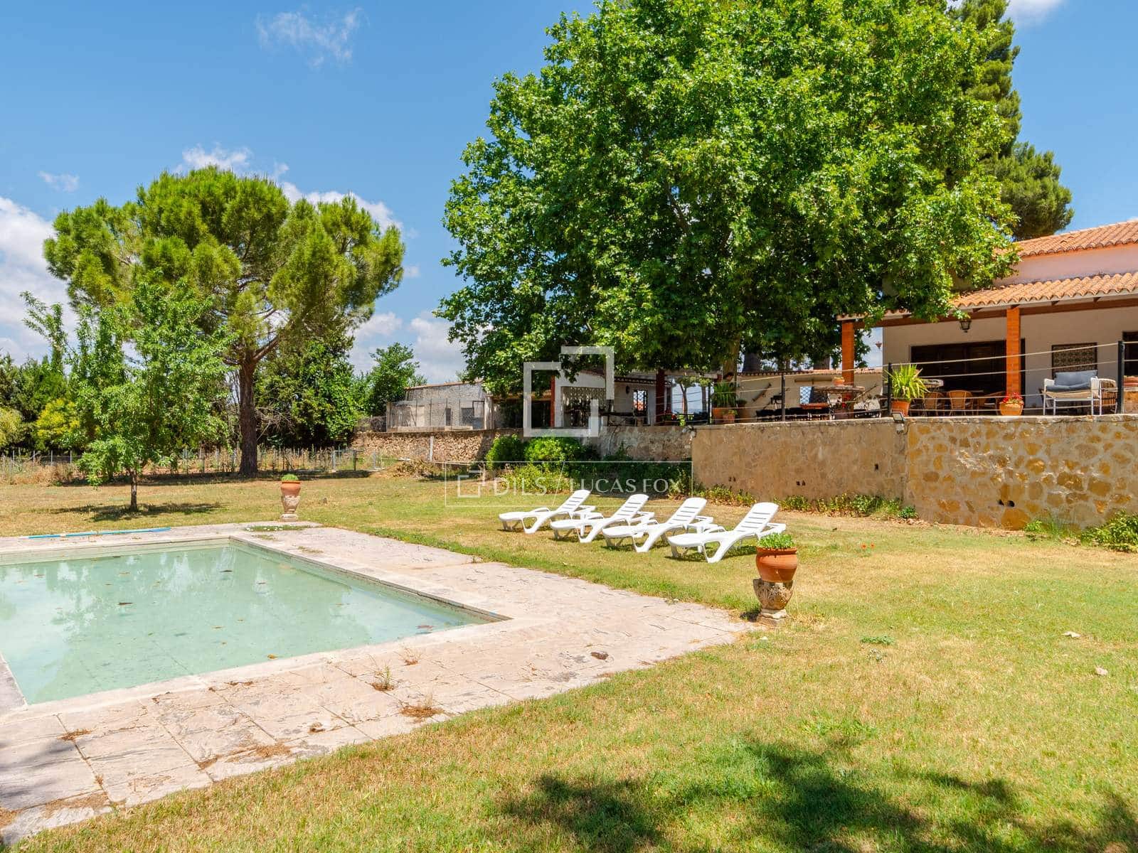 10 bedroom Finca/Country House for sale in Requena with pool garage - € 1,700,000 (Ref: 9928470)