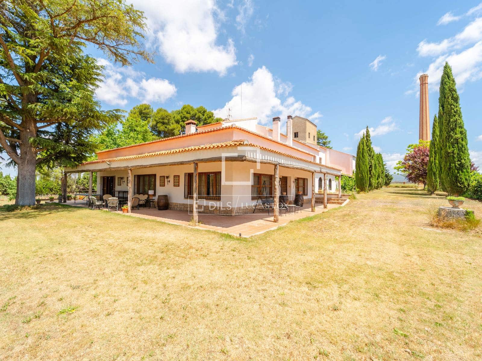 10 bedroom Finca/Country House for sale in Requena with pool garage - € 1,700,000 (Ref: 9928470)