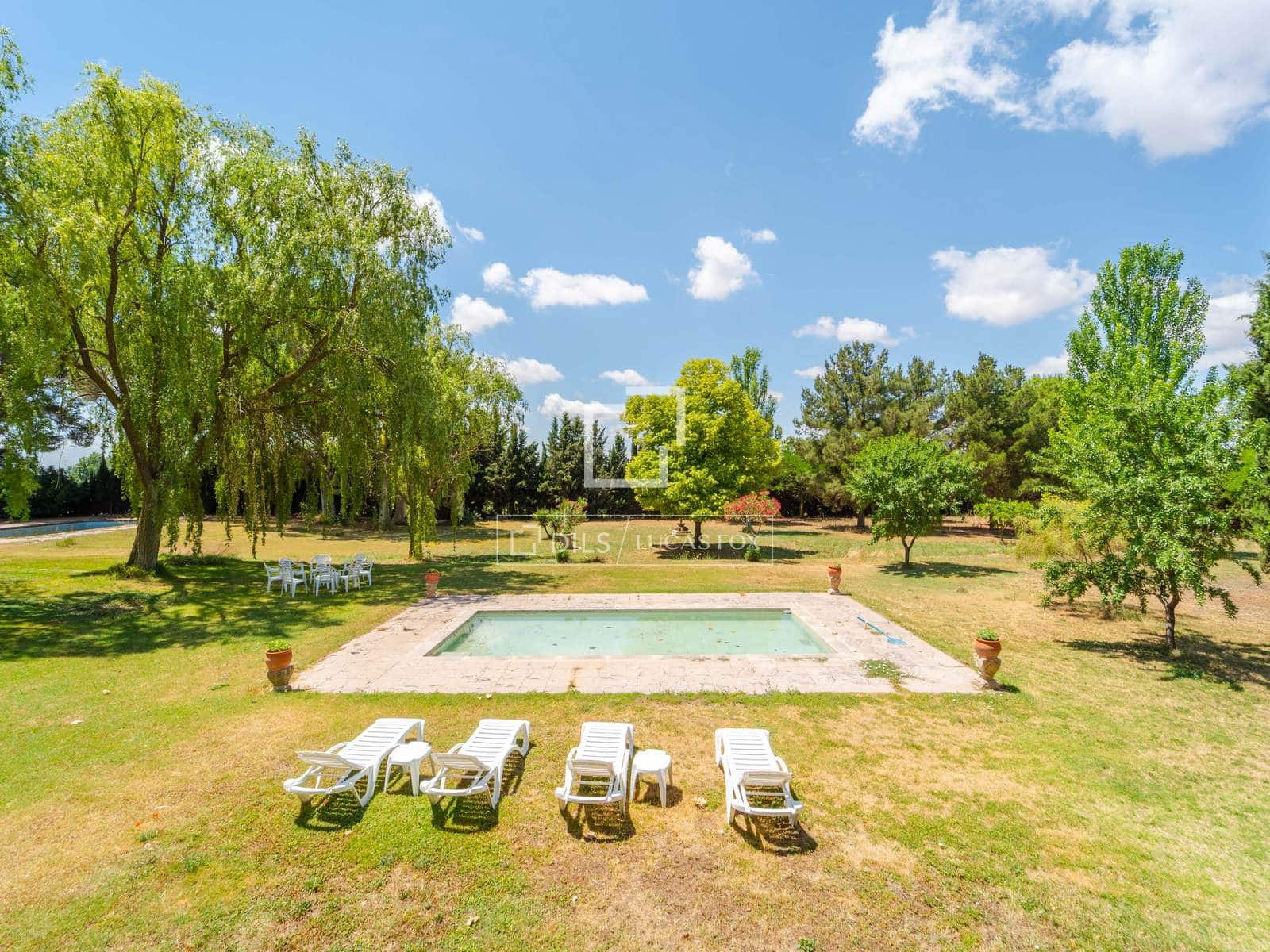 10 bedroom Finca/Country House for sale in Requena with pool garage - € 1,700,000 (Ref: 9928470)