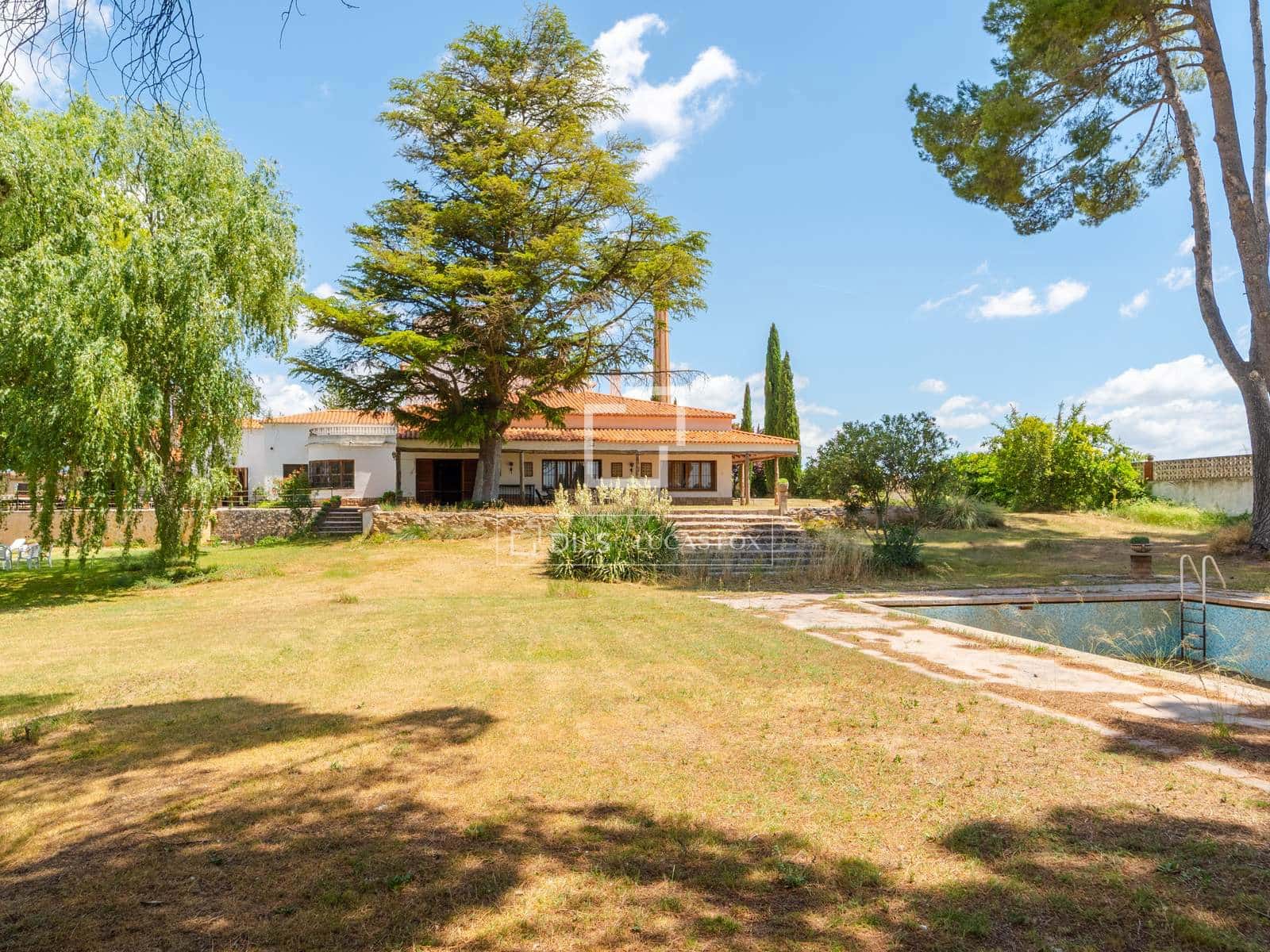 10 bedroom Finca/Country House for sale in Requena with pool garage - € 1,700,000 (Ref: 9928470)