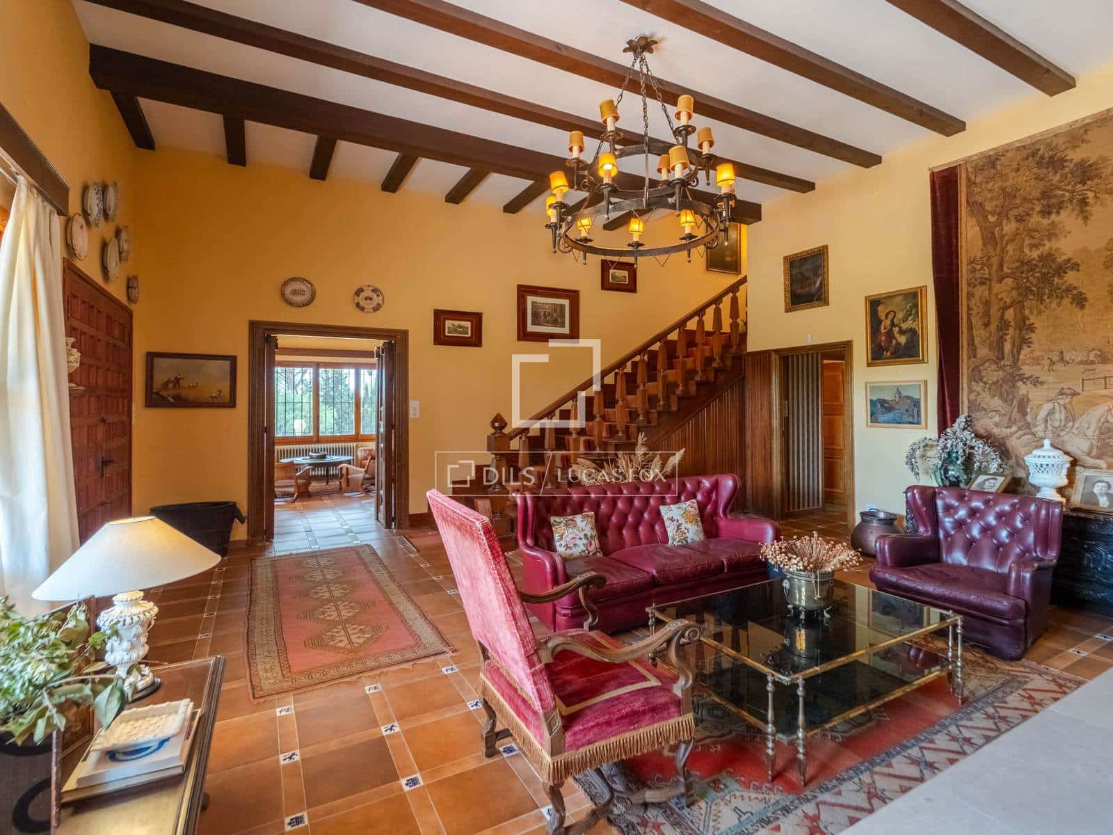 10 bedroom Finca/Country House for sale in Requena with pool garage - € 1,700,000 (Ref: 9928470)