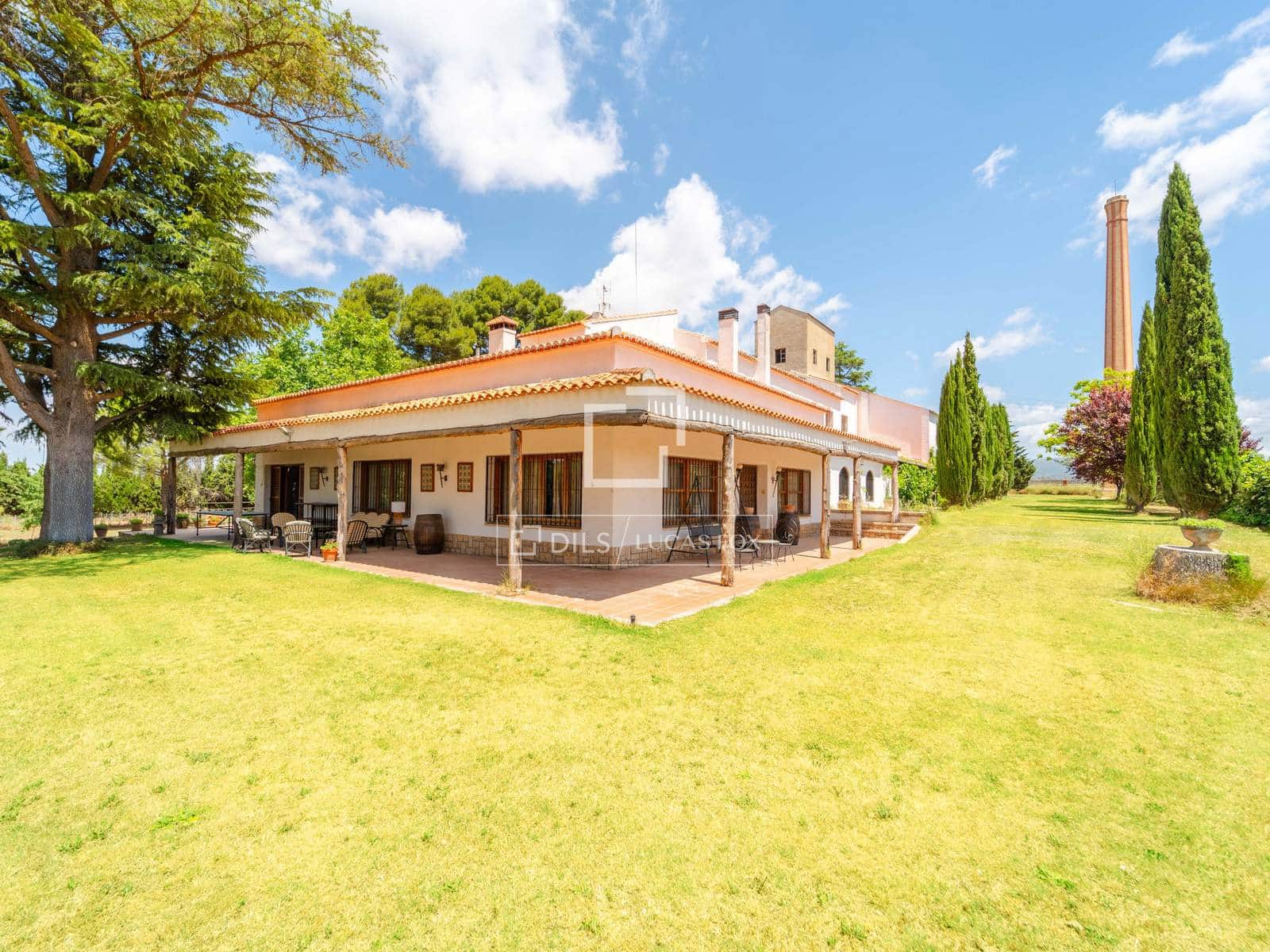 10 bedroom Finca/Country House for sale in Requena with pool garage - € 1,700,000 (Ref: 9928470)