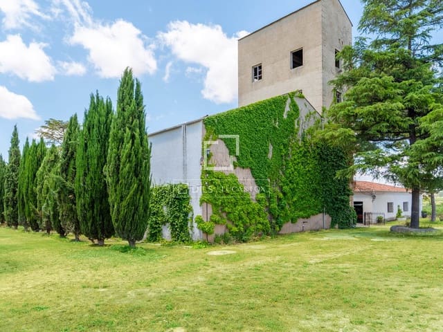 10 soveværelse Finca/Landehus til salg i Requena med swimmingpool garage - € 1.700.000 (Ref: 9928470)