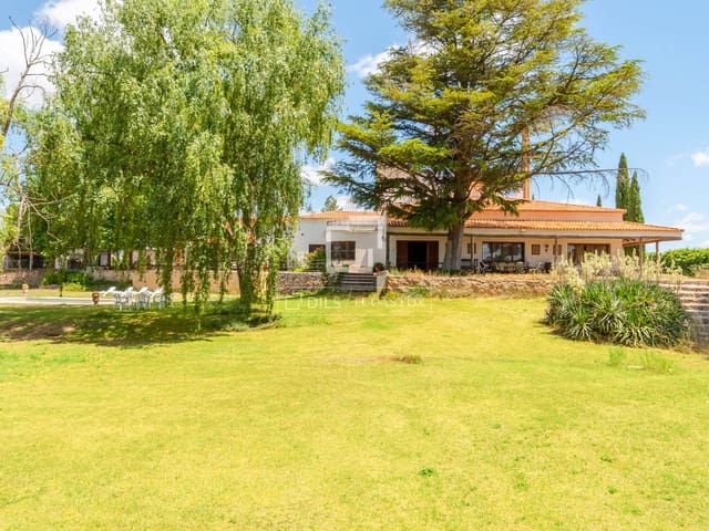 10 soveværelse Finca/Landehus til salg i Requena med swimmingpool garage - € 1.700.000 (Ref: 9928470)