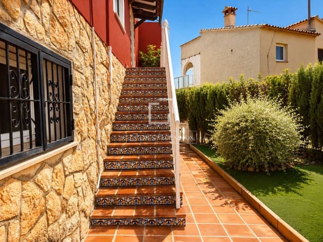 Chalet de 4 habitaciones en Calpe / Calp en venta con piscina garaje - 520.000 € (Ref: 9928532)