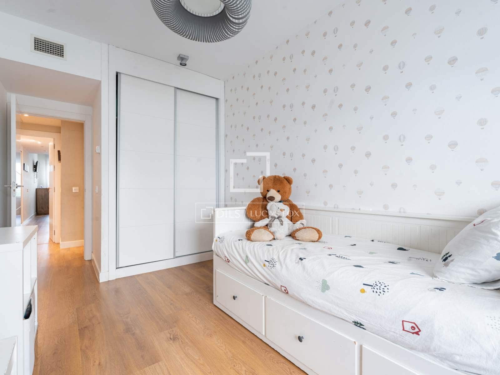3 bedroom Apartment for sale in Madrid city with pool garage - € 1,187,000 (Ref: 9929769)