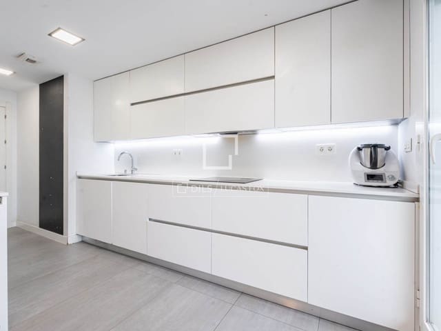 3 bedroom Apartment for sale in Madrid city with pool garage - € 1,187,000 (Ref: 9929769)