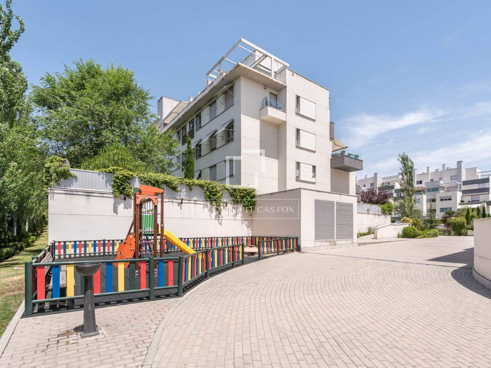 3 bedroom Apartment for sale in Madrid city with pool garage - € 1,187,000 (Ref: 9929769)