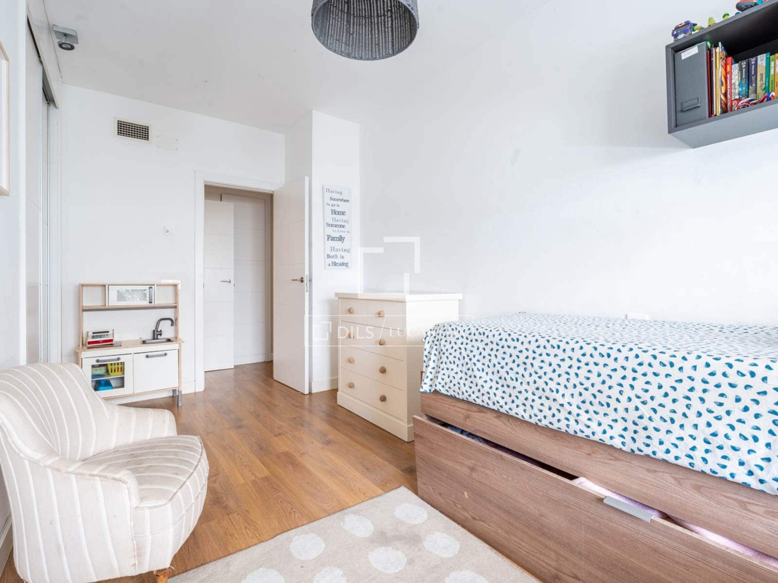 3 bedroom Apartment for sale in Madrid city with pool garage - € 1,187,000 (Ref: 9929769)