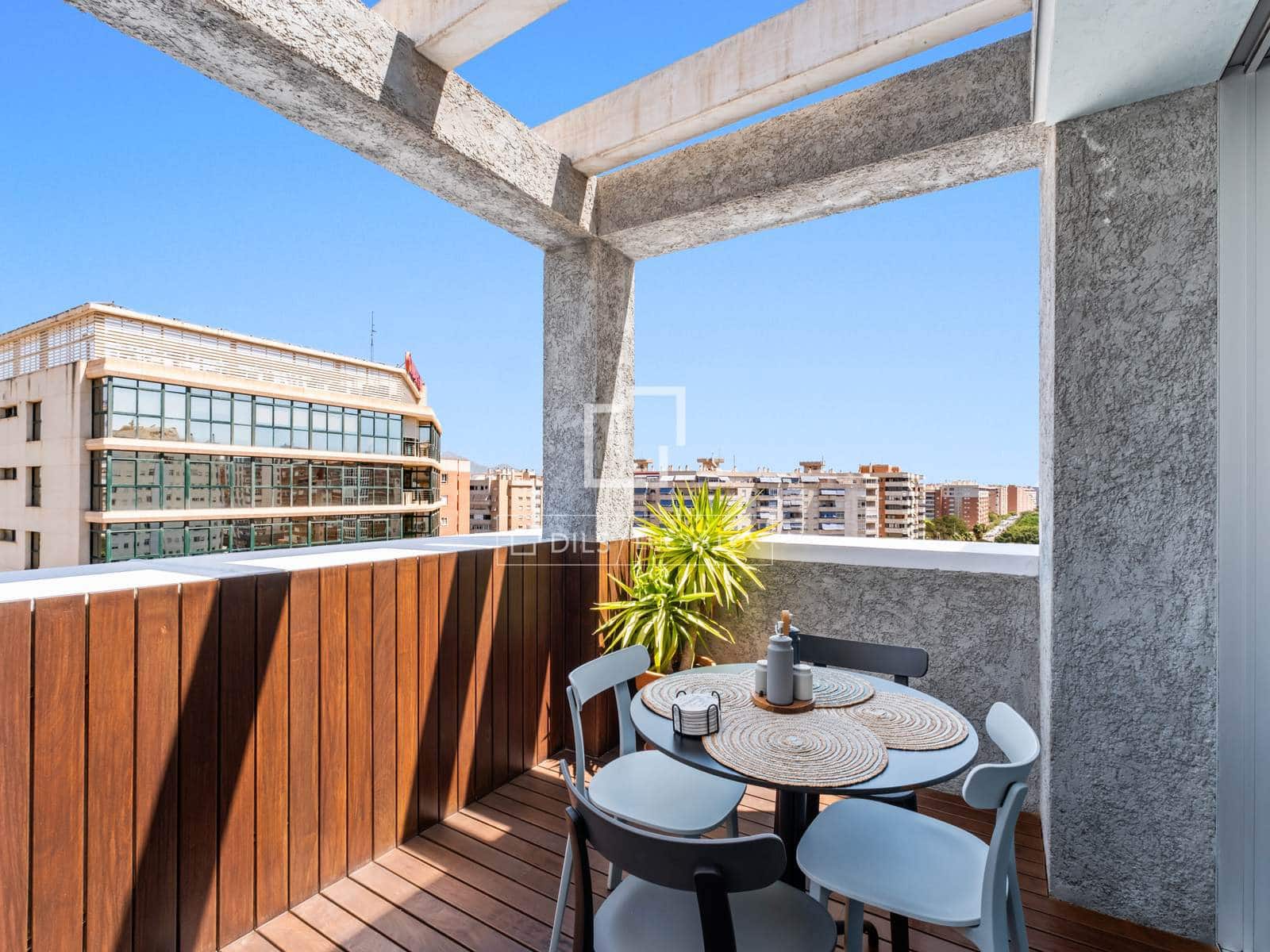 2 bedroom Penthouse for sale in Alicante / Alacant city with pool garage - € 750,000 (Ref: 9932144)