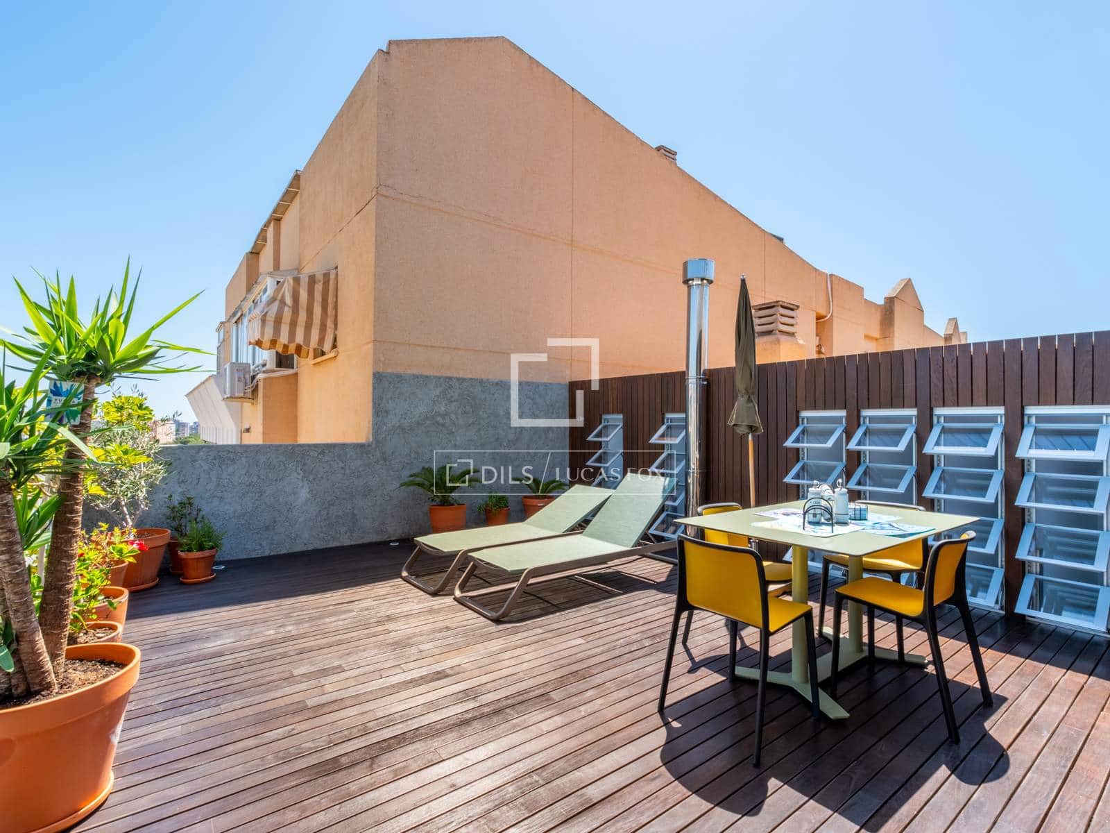 2 bedroom Penthouse for sale in Alicante / Alacant city with pool garage - € 750,000 (Ref: 9932144)
