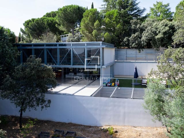 Chalet de 5 habitaciones en Madrid ciudad en alquiler con garaje - 4.500 € (Ref: 9932145)