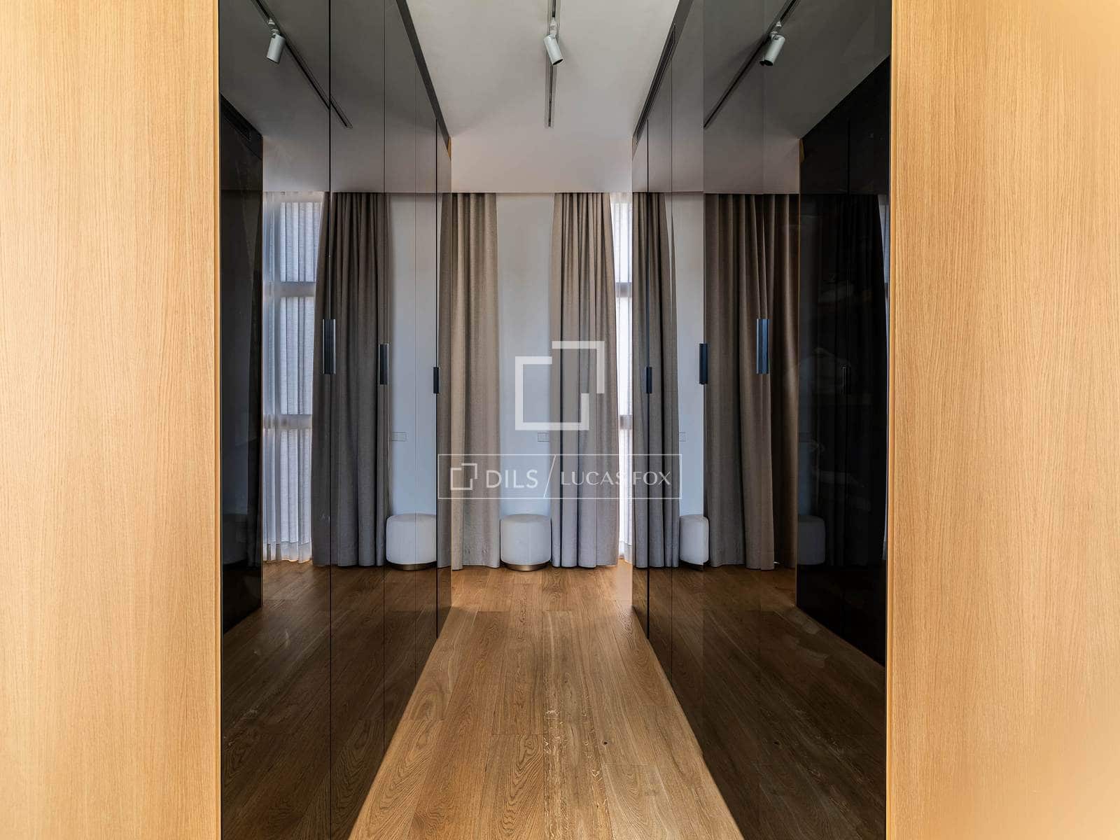 4 bedroom Penthouse for sale in Madrid city with pool garage - € 5,000,000 (Ref: 9932281)