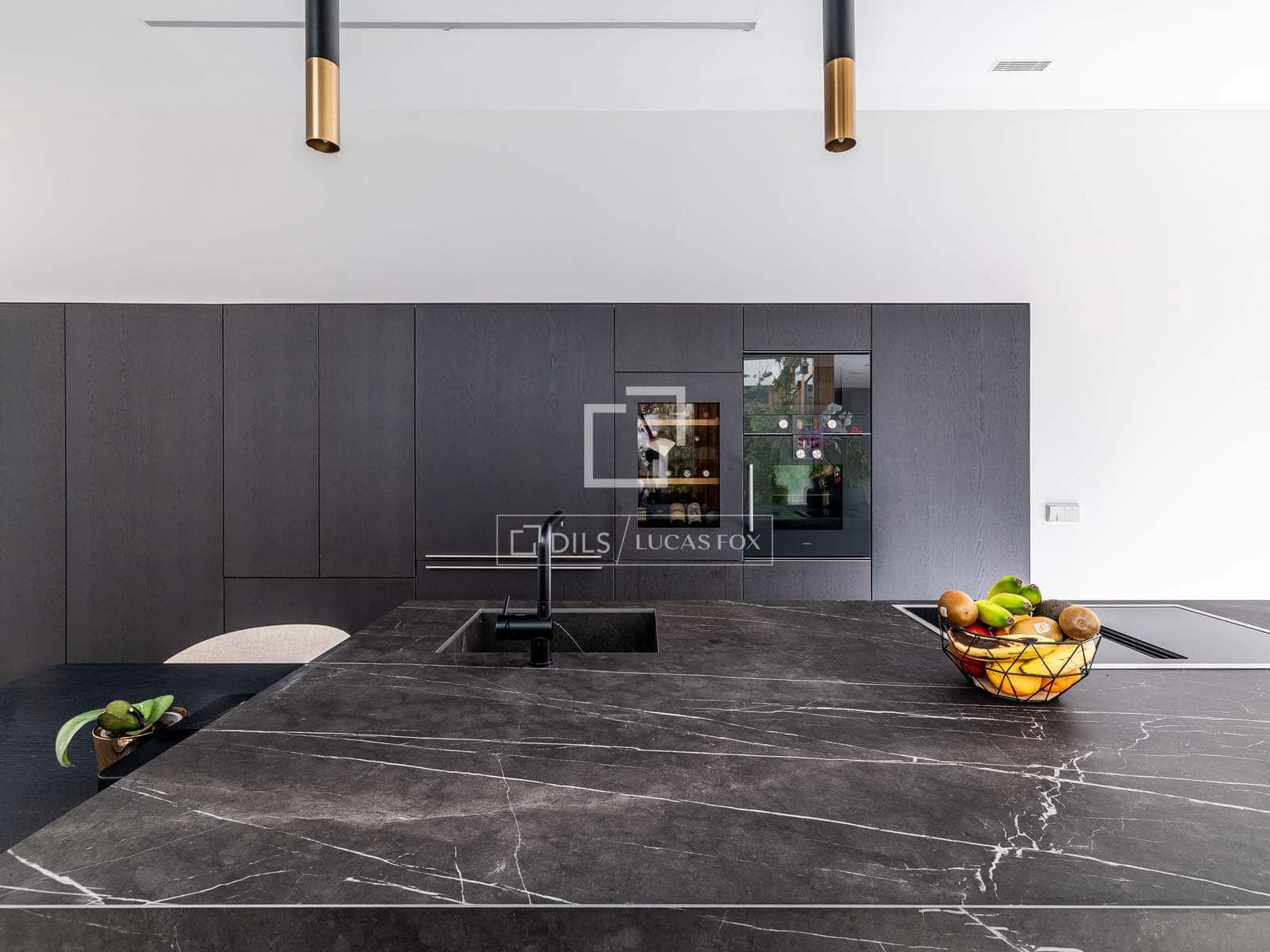 4 bedroom Penthouse for sale in Madrid city with pool garage - € 5,000,000 (Ref: 9932281)