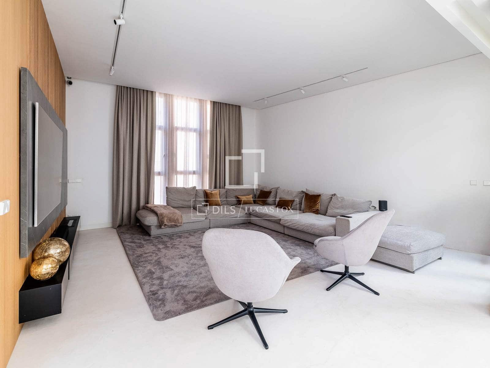 4 bedroom Penthouse for sale in Madrid city with pool garage - € 5,000,000 (Ref: 9932281)