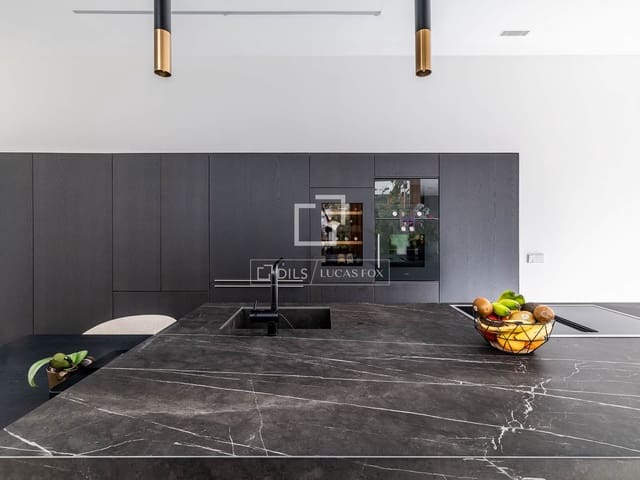 4 bedroom Penthouse for sale in Madrid city with pool garage - € 5,000,000 (Ref: 9932281)