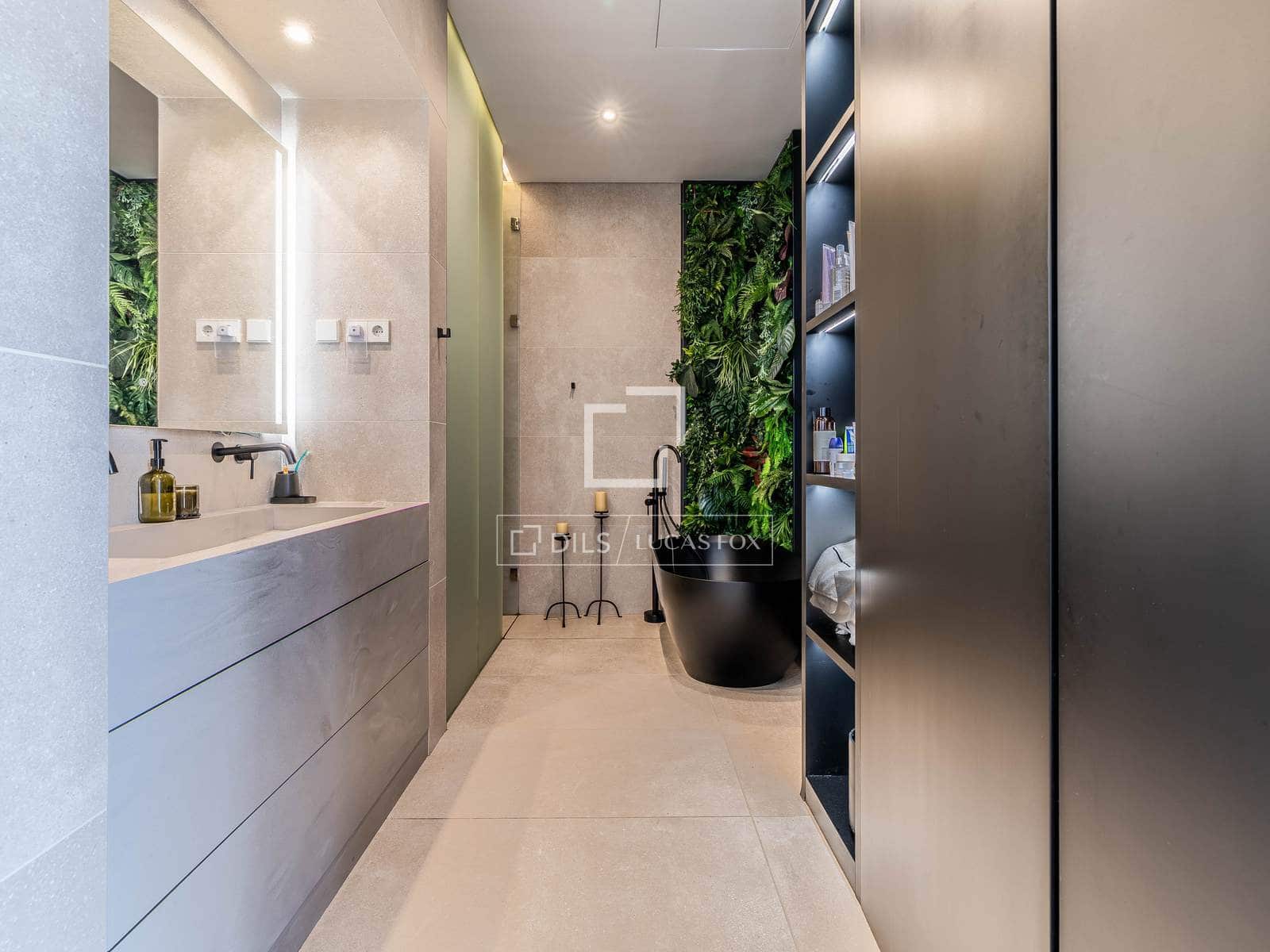 4 bedroom Penthouse for sale in Madrid city with pool garage - € 5,000,000 (Ref: 9932281)