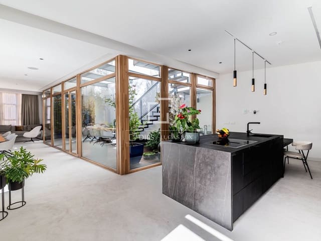 4 bedroom Penthouse for sale in Madrid city with pool garage - € 5,000,000 (Ref: 9932281)