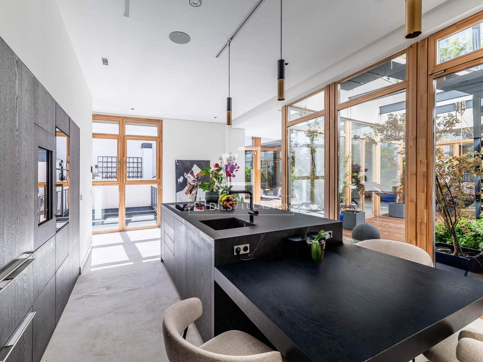 4 bedroom Penthouse for sale in Madrid city with pool garage - € 5,000,000 (Ref: 9932281)