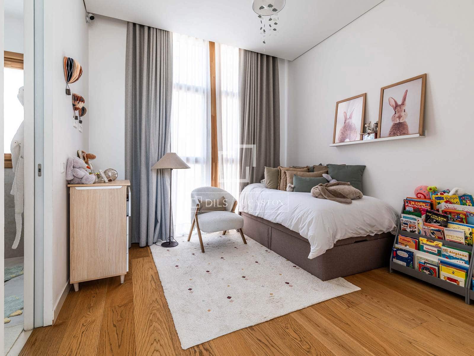 4 bedroom Penthouse for sale in Madrid city with pool garage - € 5,000,000 (Ref: 9932281)