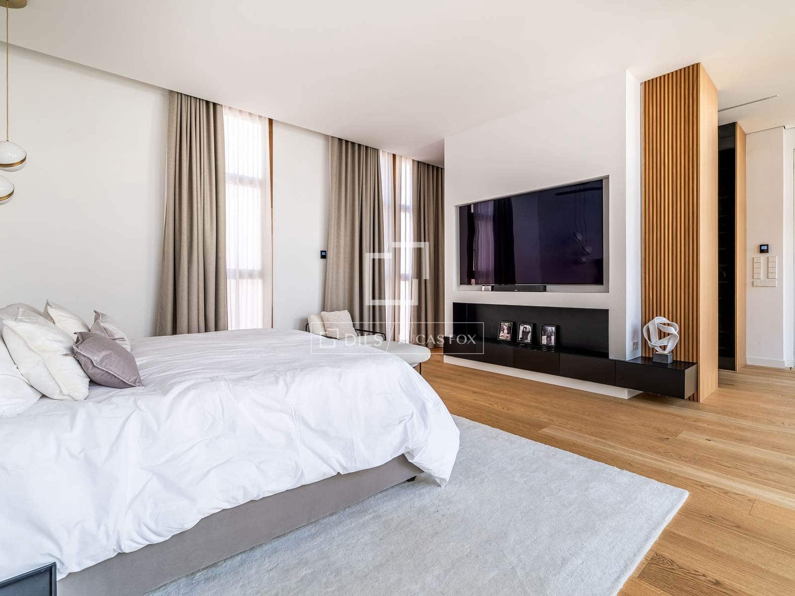 4 bedroom Penthouse for sale in Madrid city with pool garage - € 5,000,000 (Ref: 9932281)