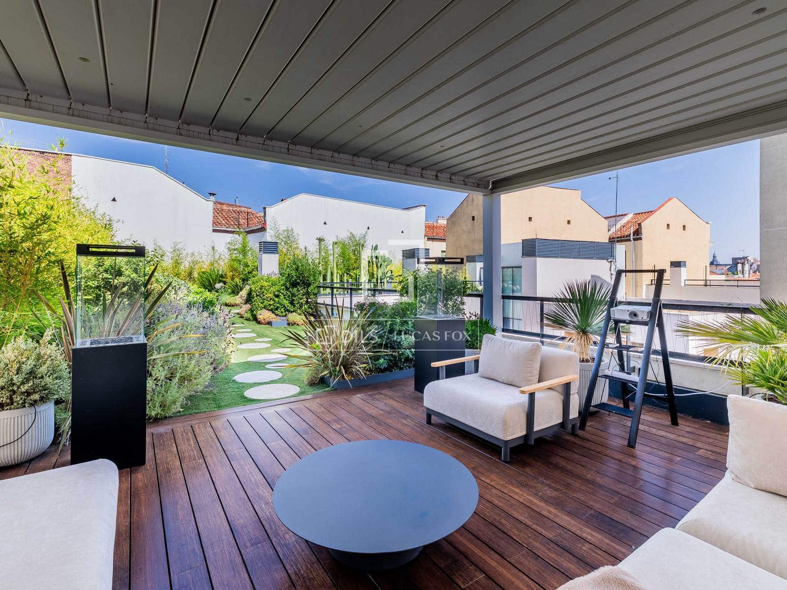 4 bedroom Penthouse for sale in Madrid city with pool garage - € 5,000,000 (Ref: 9932281)