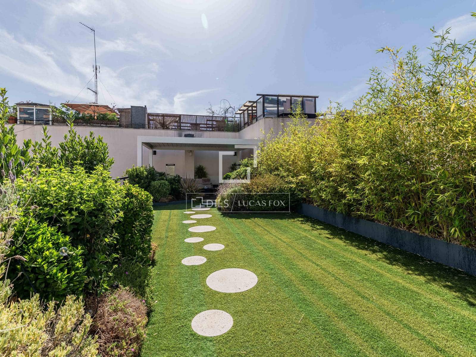 4 bedroom Penthouse for sale in Madrid city with pool garage - € 5,000,000 (Ref: 9932281)