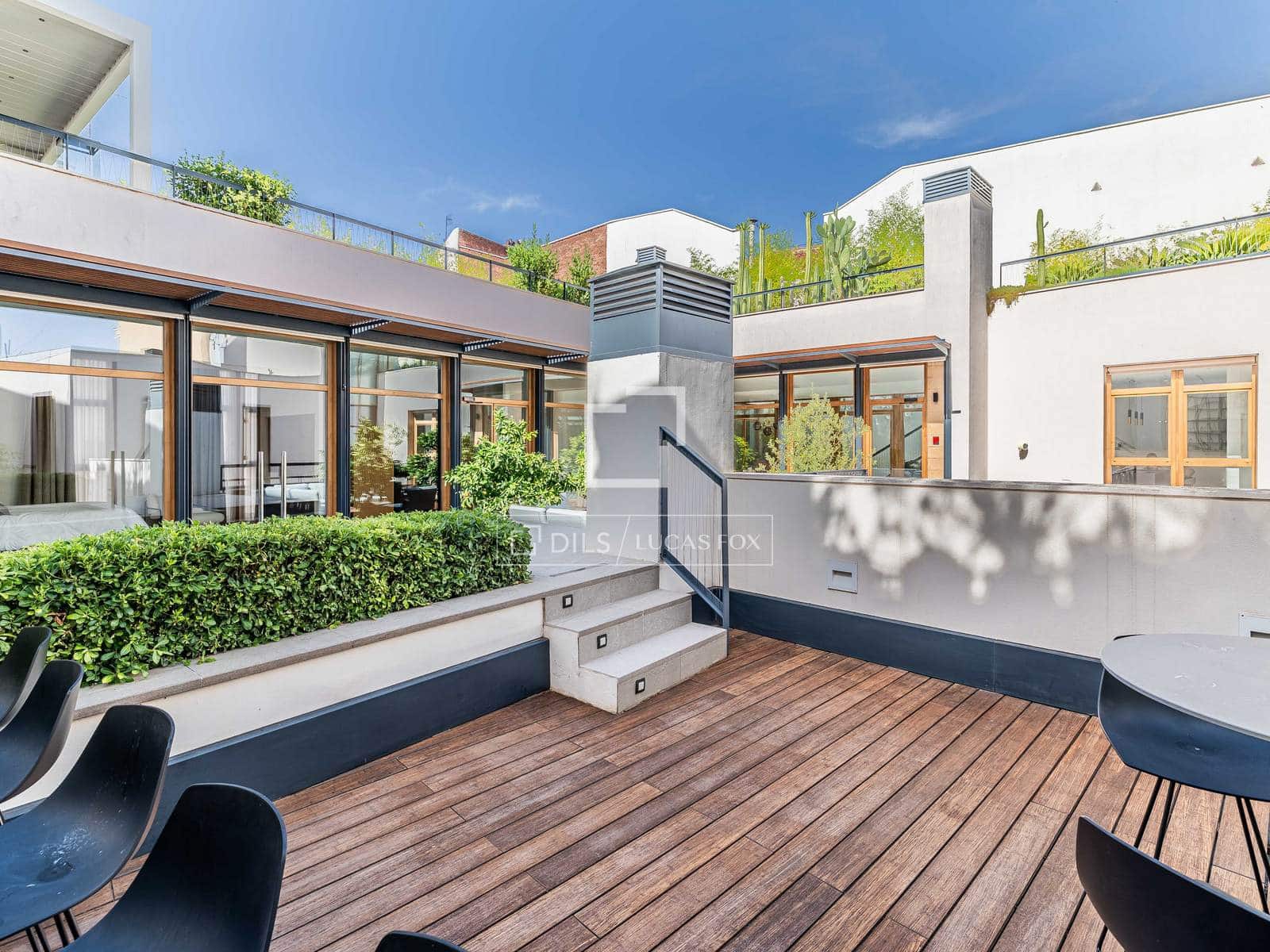 4 bedroom Penthouse for sale in Madrid city with pool garage - € 5,000,000 (Ref: 9932281)