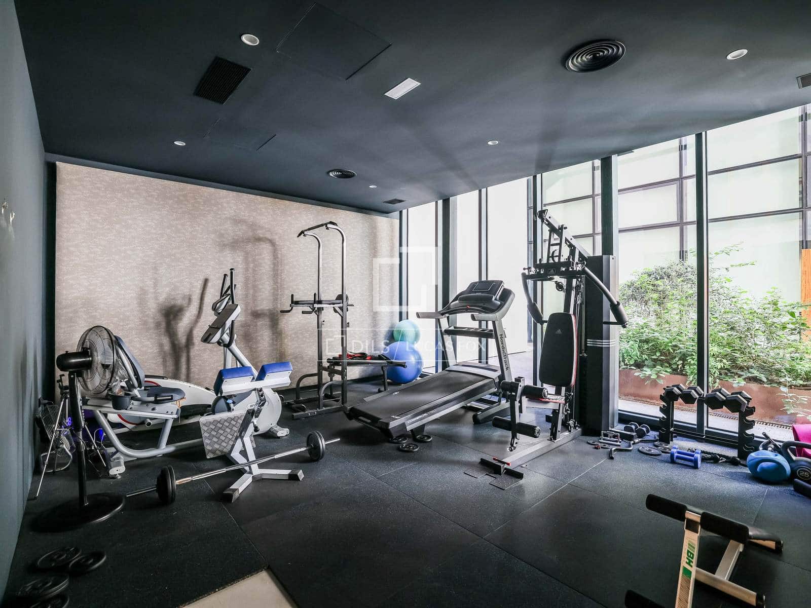 4 bedroom Penthouse for sale in Madrid city with pool garage - € 5,000,000 (Ref: 9932281)