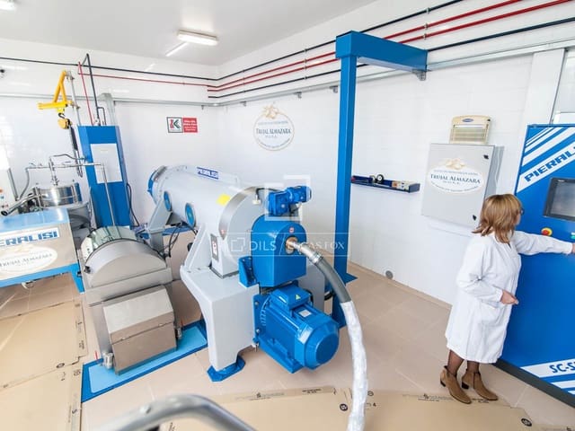 Comercial para venda em Oyón / Oion - 4 200 000 € (Ref: 9932282)
