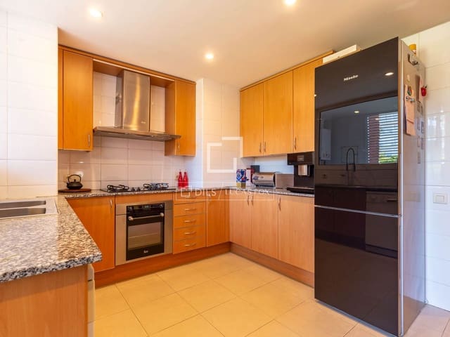 4 slaapkamer Appartement te koop in Esplugues de Llobregat met zwembad garage - € 1.150.000 (Ref: 9932383)
