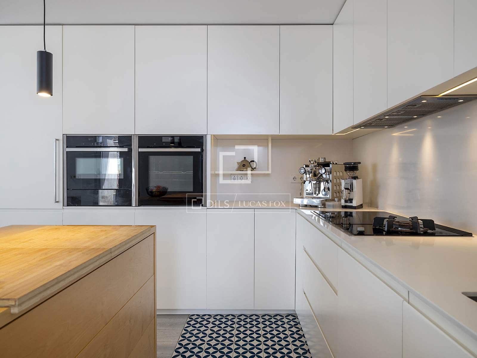3 makuuhuone Kattohuoneisto vuokrattavana paikassa Barcelona kaupunki - 3 000 € (Ref: 9932385)