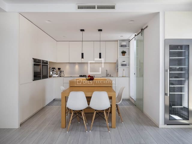 3 makuuhuone Kattohuoneisto vuokrattavana paikassa Barcelona kaupunki - 3 000 € (Ref: 9932385)
