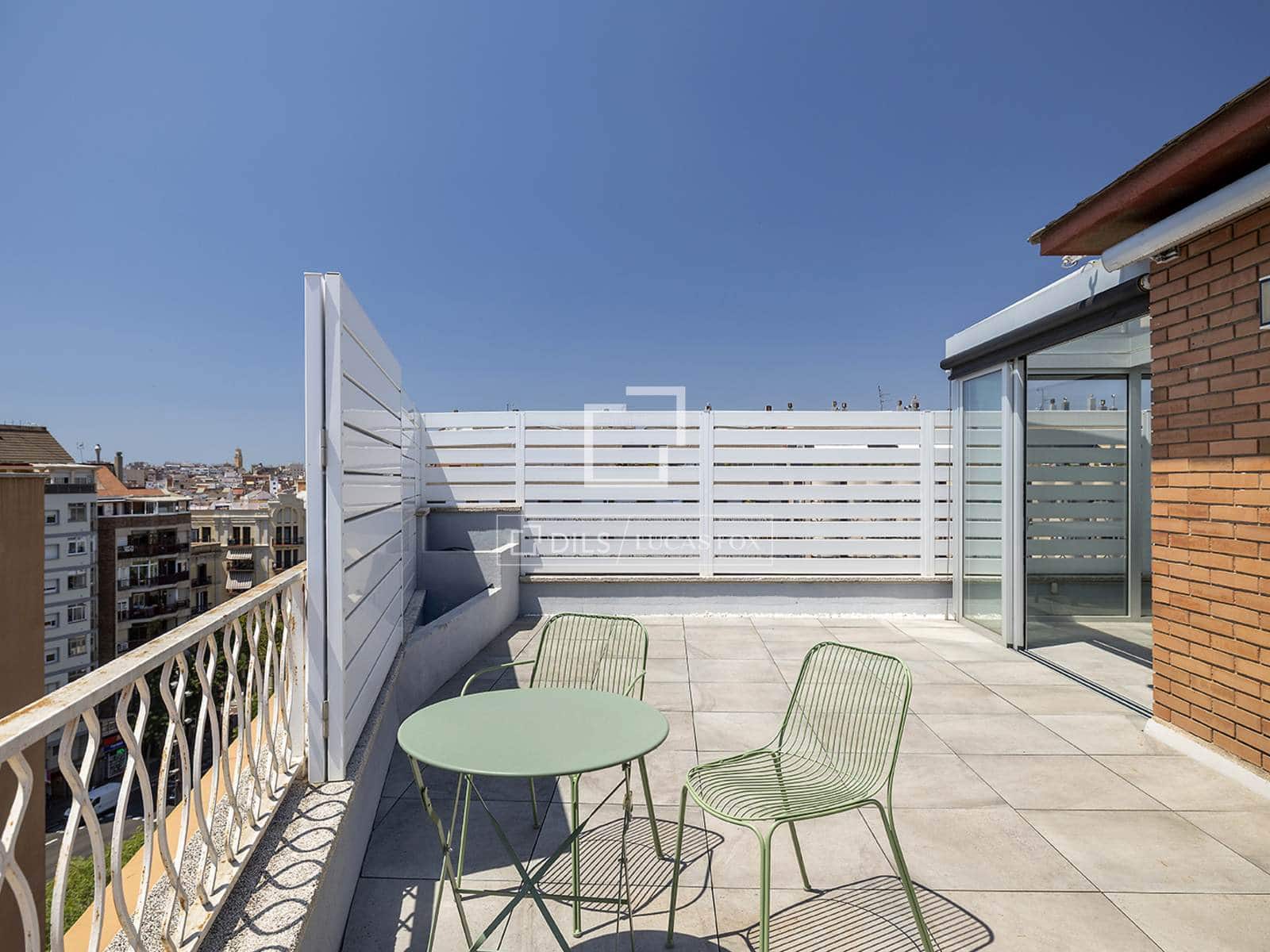 3 makuuhuone Kattohuoneisto vuokrattavana paikassa Barcelona kaupunki - 3 000 € (Ref: 9932385)