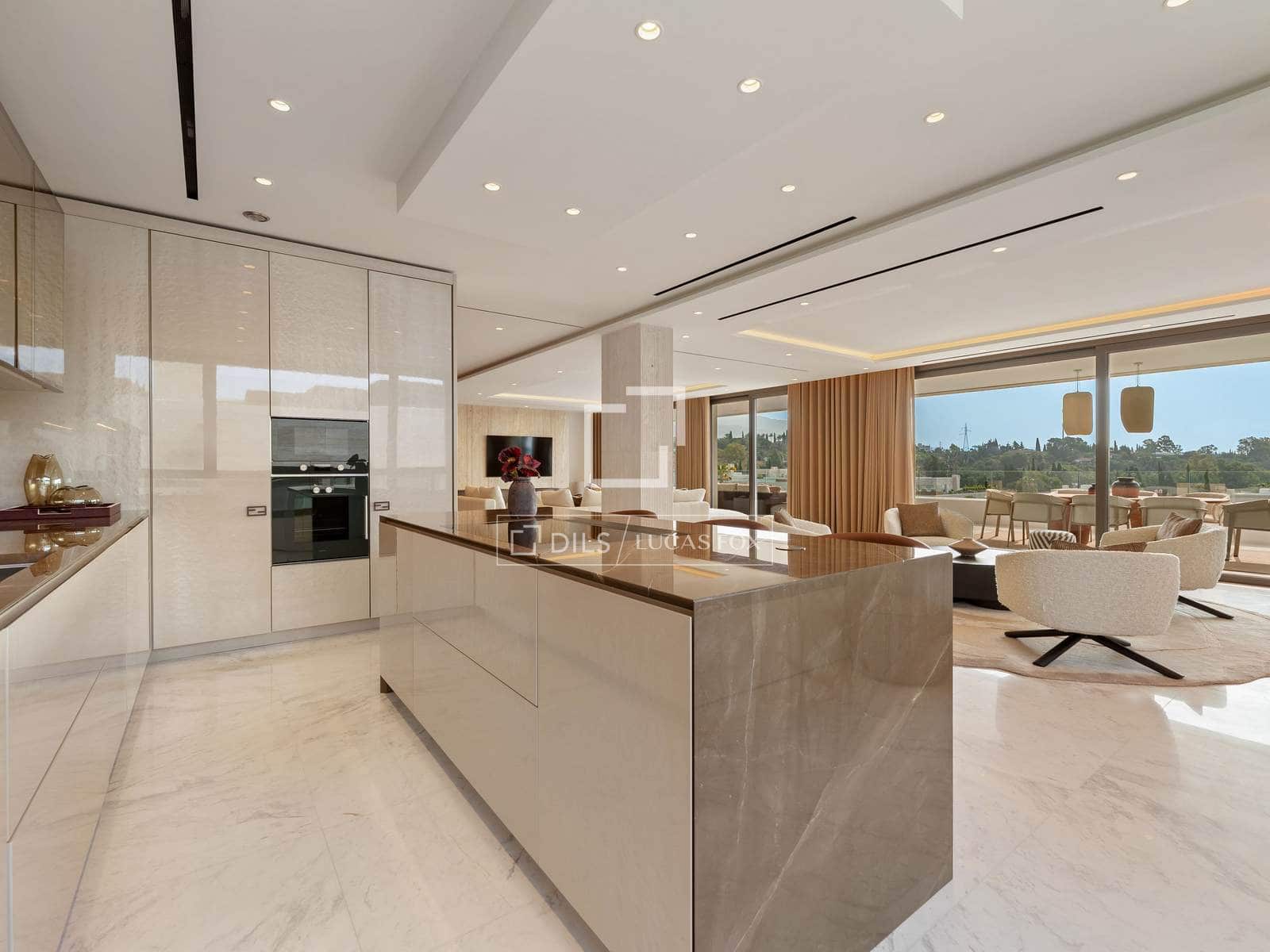4 soverom Leilighet til salgs i Marbella med svømmebasseng garasje - € 11 400 000 (Ref: 9932386)