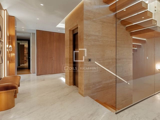 4 bedroom Apartment for sale in Marbella with pool garage - € 11,400,000 (Ref: 9932386)
